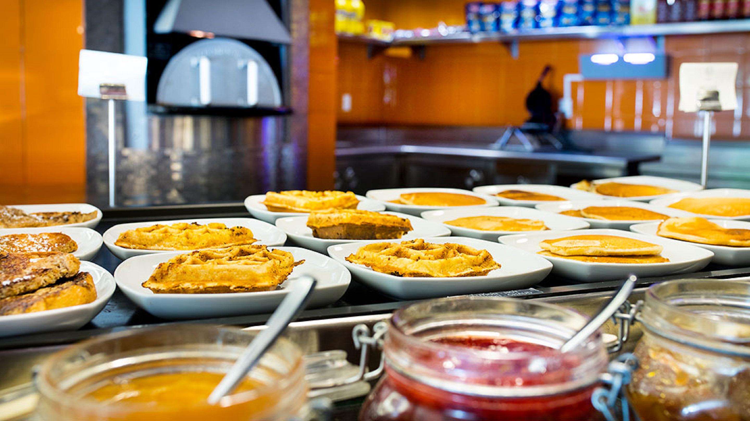 帝国世界宫殿酒店 阿卡普尔科 外观 照片 A buffet at a restaurant