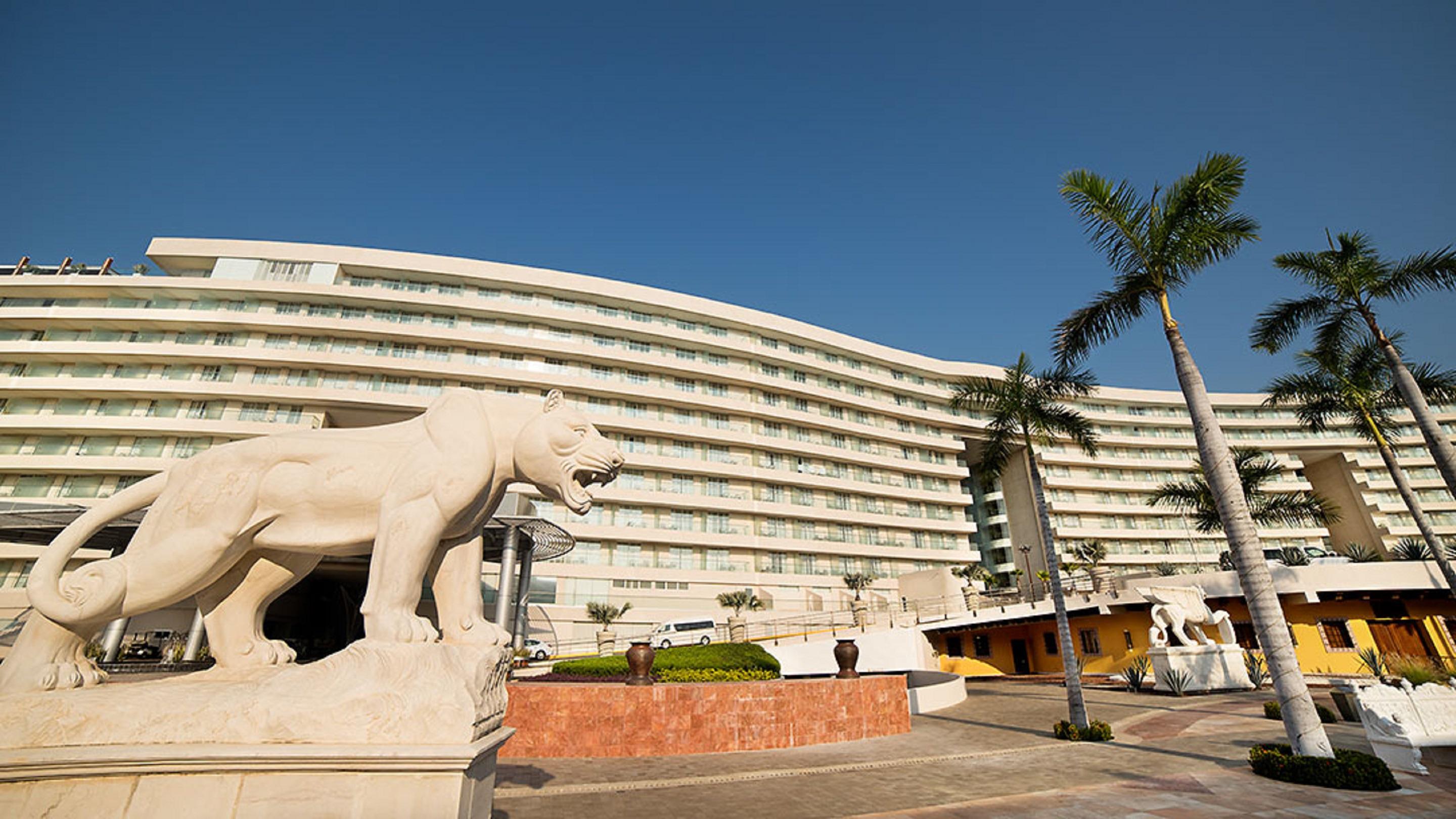 帝国世界宫殿酒店 阿卡普尔科 外观 照片 The hotel in 2011