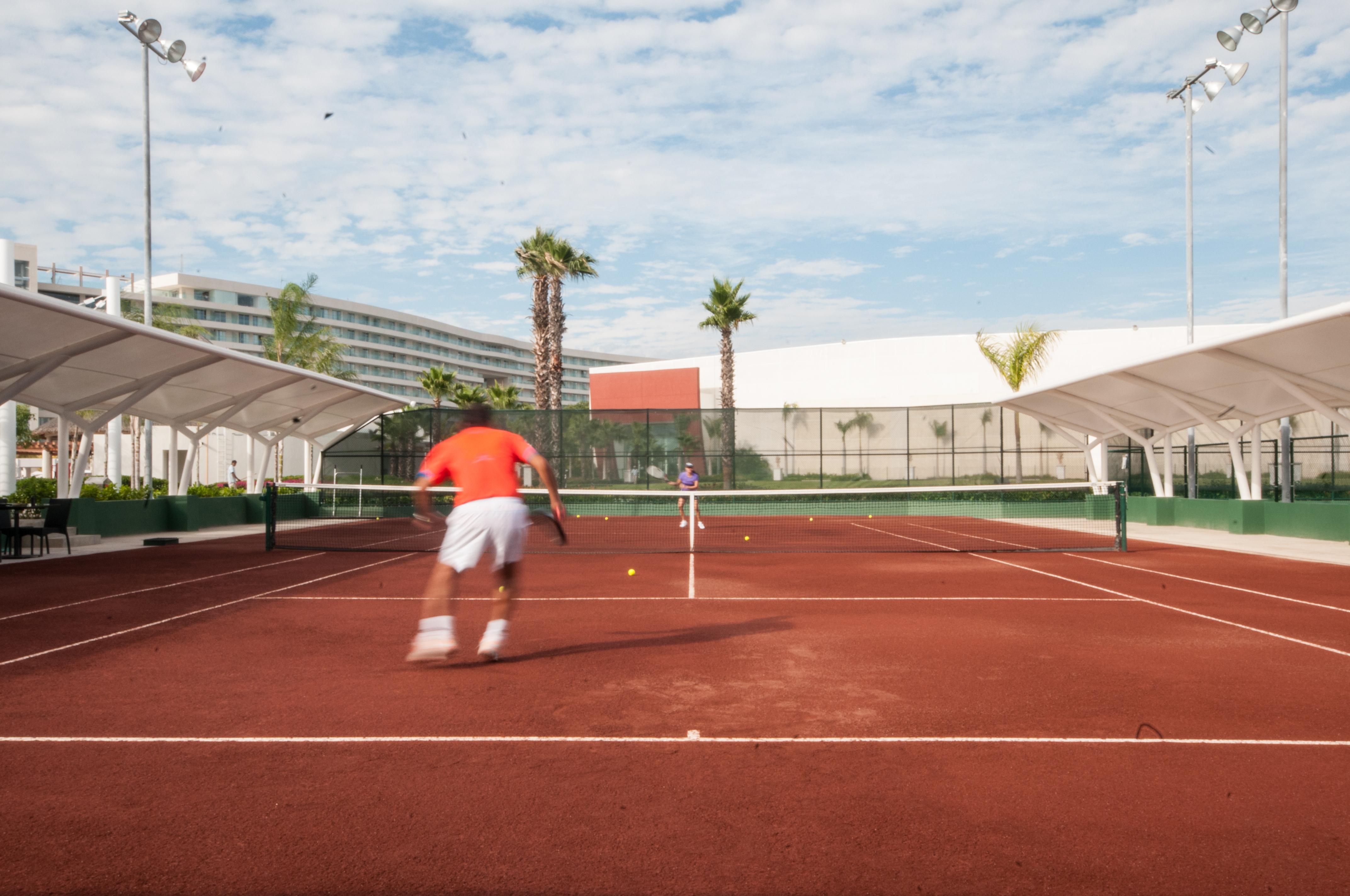 帝国世界宫殿酒店 阿卡普尔科 外观 照片 Tennis at the Grand Palladium Punta Cana Resort & Spa